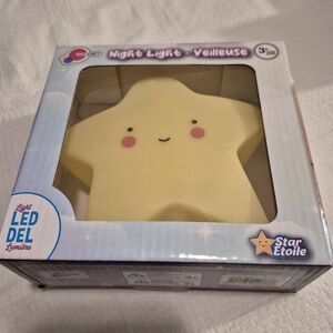 Star Nightlight new in box ages 3 years plus